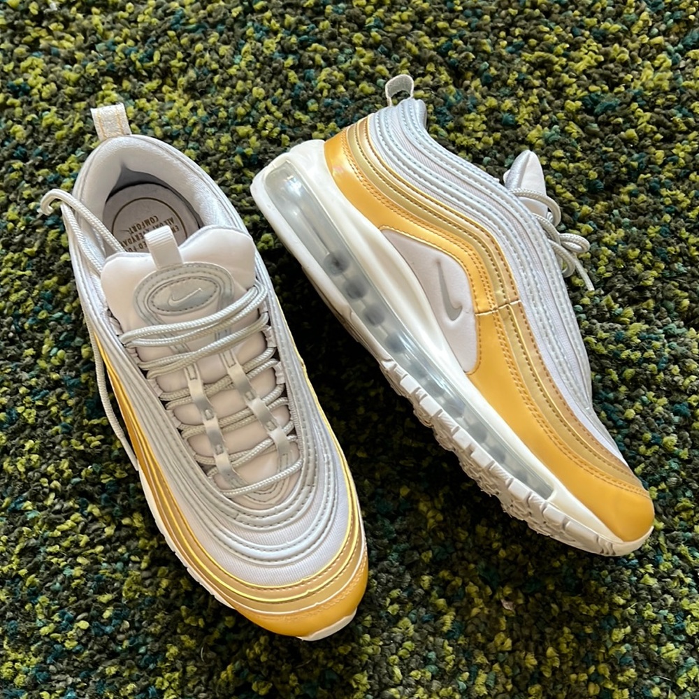 Women’s Air Max 97 Vast Grey Metallic Gold & Silver